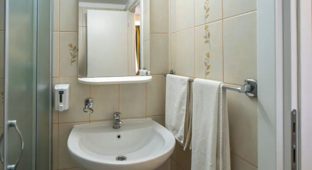 Двухместный номер Economy c 1 комнатой City Hotel Bucharest