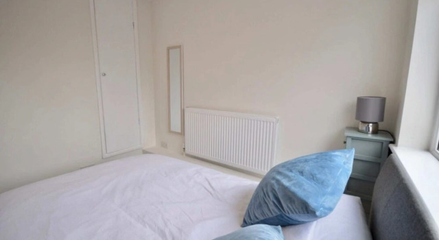 Lovely Modern Flat with Parking Near Airbus, Uwe, MOD