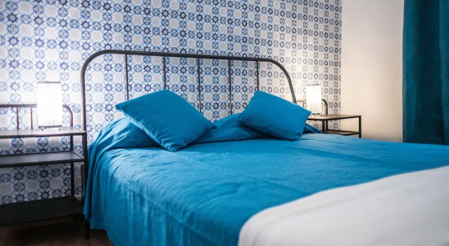 Hype Lisbon Hostel, Забронировать Хостел Санту-Антониу Лиссабон, рядом с Станция метро Sao Sebastiao — Проспект Герцога Авила