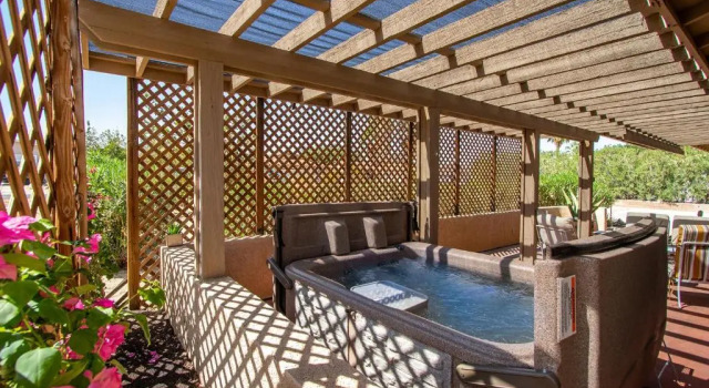 Коттедж Great Vibe House + Hot Tub, Minutes to JTree Park