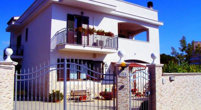 B&B Casa Bianca, Book Bed and Breakfast Hotels in Taranto with Breakfast, Breakfasts