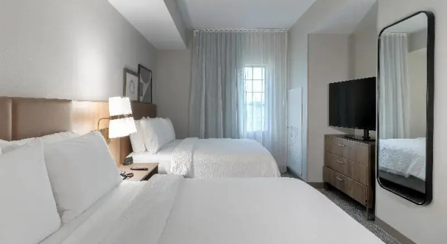 Четырёхместный люкс c 1 комнатой Staybridge Suites Pigeon Forge Smoky Mtns by IHG