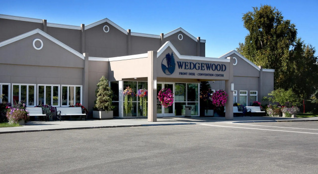 Полулюкс Wedgewood Resort