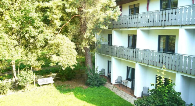 Hotel und Weingut Karlsmühle, Забронировать Отель Мертесдорф Trier-Saarburg