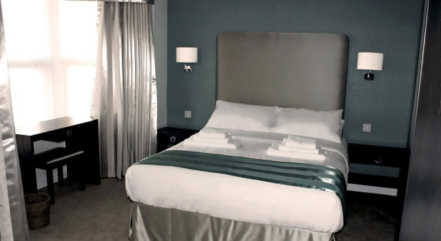 O'Gradys Guesthouse, Rezervasyon Otel Merseyside otoparklı oteller, Otopark
