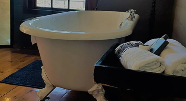 Трёхместный люкс Comfort c 1 комнатой Bedrock Lodge