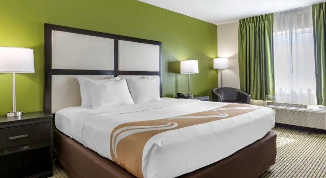 Номер Standard Quality Inn & Suites