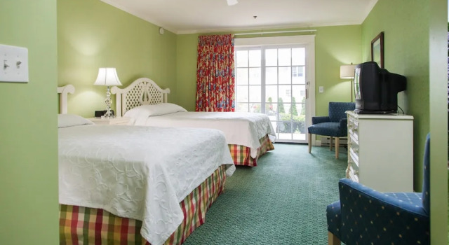 Четырёхместный номер Standard с балконом Harbour View Inn