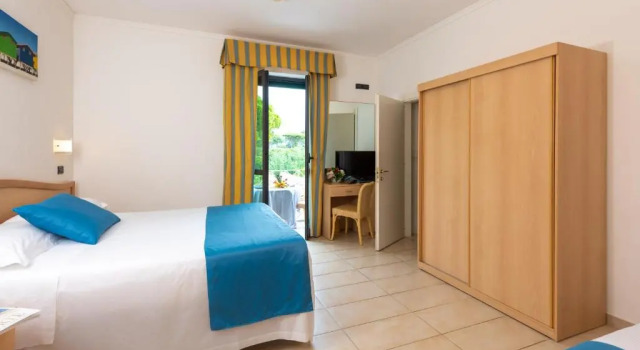 Трёхместный номер Superior с балконом Hotel Acapulco