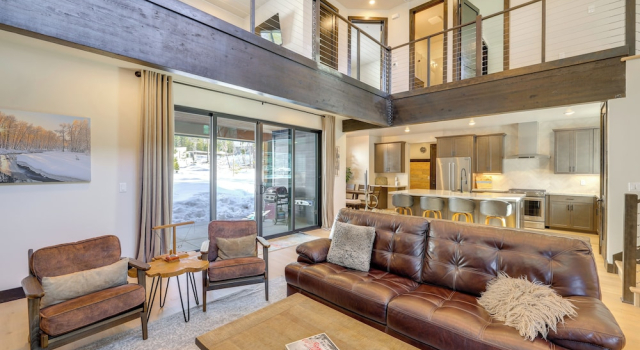 Luxe Soda Springs Retreat: Modern & Spacious!, Boek Vakantiehuis Villa's in Kingvale, Villa