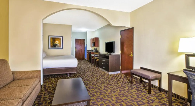 Люкс Holiday Inn Express Hotel and Suites Marysville by IHG