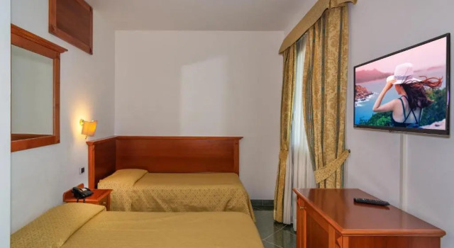 Четырёхместный номер Superior Hotel Residence Villa Marzia