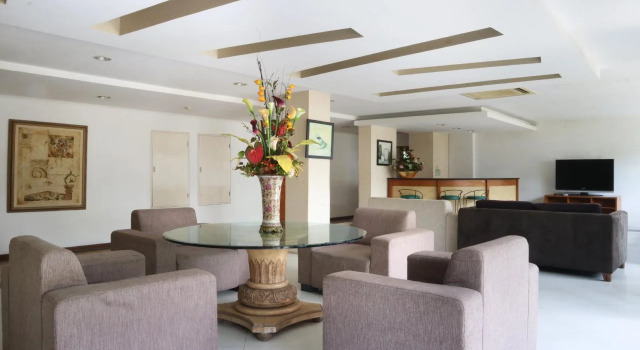 Shinju Apartment, Book Apartment Hotels in Jakarta Province with Parking, Parking