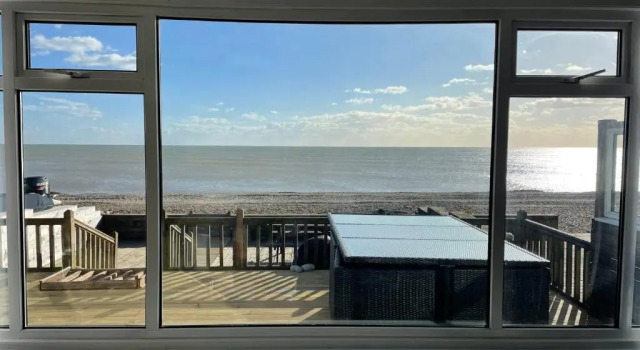 Коттедж Luxury Beachfront The Cozy Clam