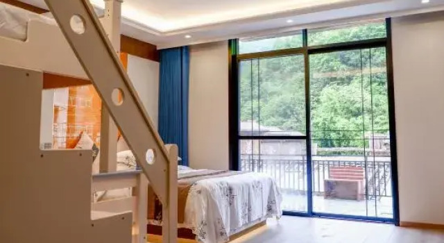 Люкс Jiuhu Lanqi Homestay (Shennongjia Dajiuhu) Pingqian Ancient Town Branch in the Scenic Area