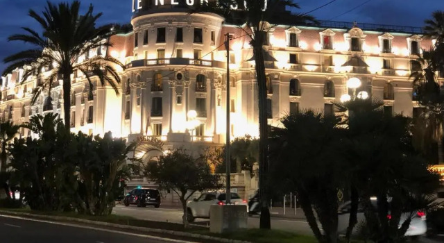 Apt 2-3 pces dans le Carre d Or a 290 m des plages