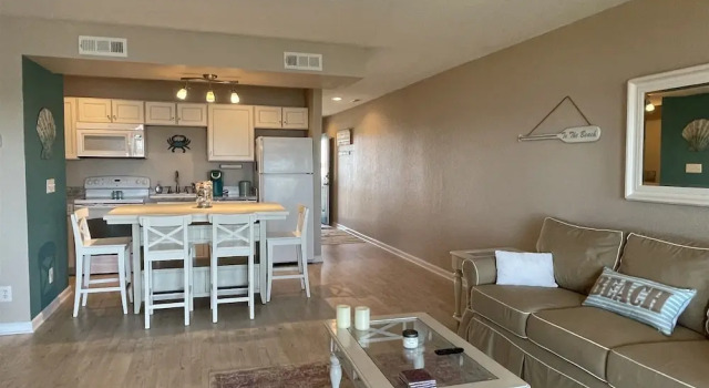 Sw 3 Finns Up 1 Bedroom Condo by RedAwning