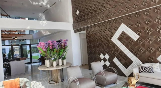 Апартаменты Luxurious & Comfy Gem-5 Star Location-pools, Gym!