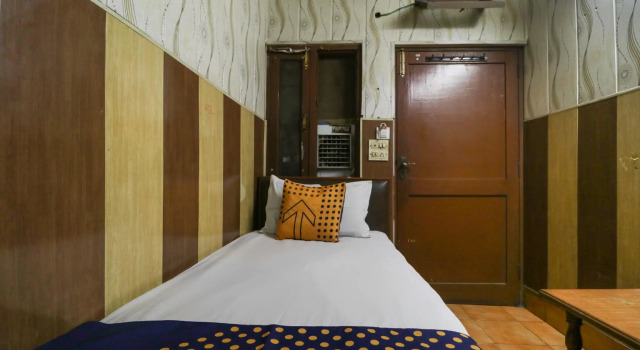 Номер Standard SPOT ON 74723 Inderpuri Guest House