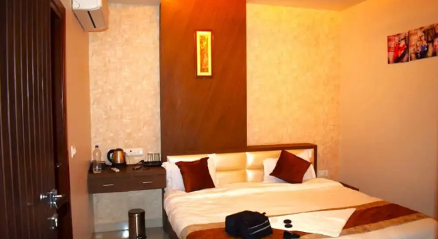 Hotel Singh Comfort Inn, Забронировать Отель Отели Горакхпур 3 звезды, 3*