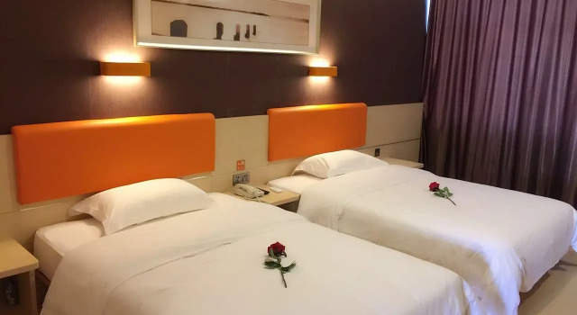 7 Days Premium·Dalian Changxing Island Santang Commercial Street [High-end Budget Hotel]