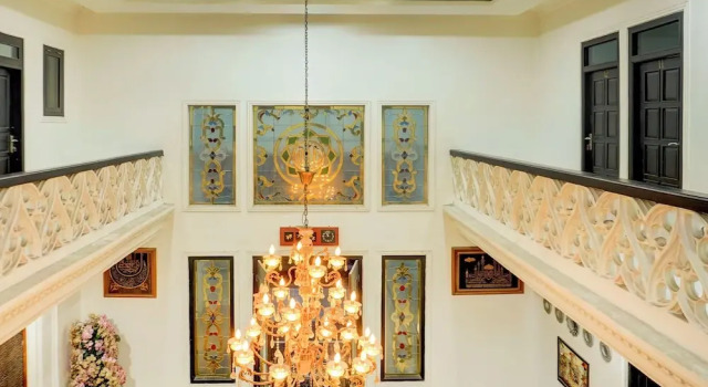 Capital O 94491 Family Homestay, Book Hotel North Cirebon West Java