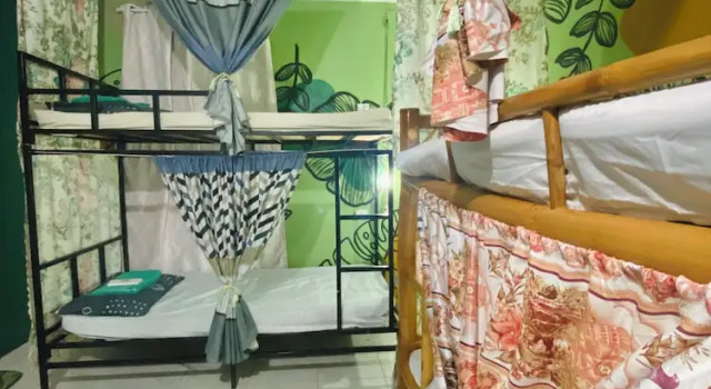Кровать в общем номере Byaheros Eskapo Hostel