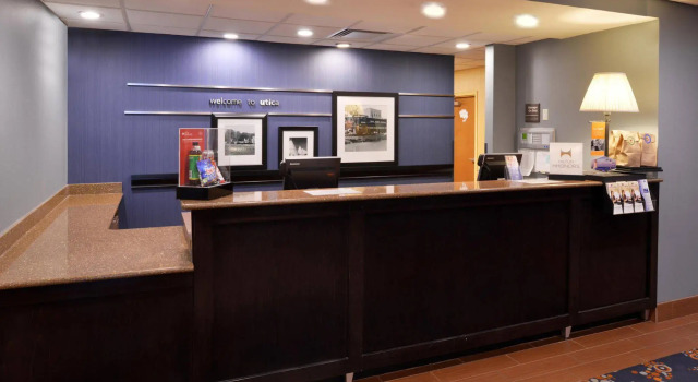 Hampton Inn Utica, Buchen Sie Hotel Utica New York State