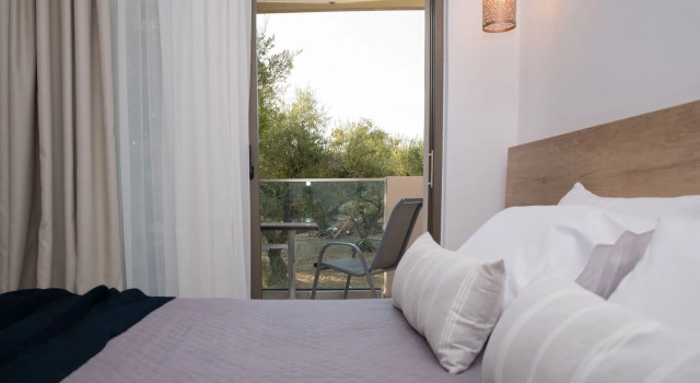 Апартаменты Aphrodite Studios & Suites - 140m from the beach, by ZanteWize