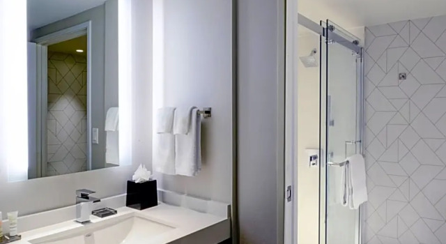 Номер Standard Long Beach Marriott