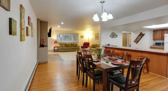 Коттедж Fairbanks Alaskan Abode ~ 1 Mile to Pioneer Park!