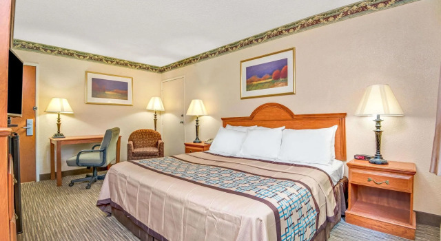 The Longleaf Hotel