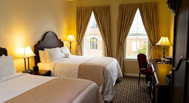 Номер Superior The Mount Vernon Grand Hotel