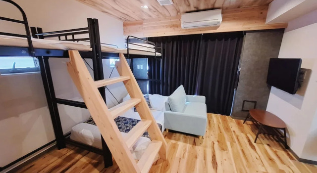 Семейный номер Standard с балконом Poly Hostel Osaka