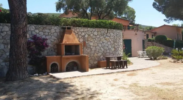 Appartamenti Claudia Capoliveri, Rezervovat Hotel Hotely v Elba s parkováním, Parkování