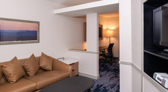 Двухместный люкс Fairfield Inn & Suites High Point Archdale