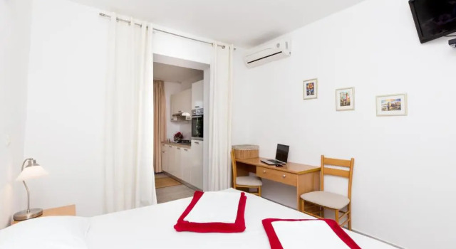 Apartments Klaić