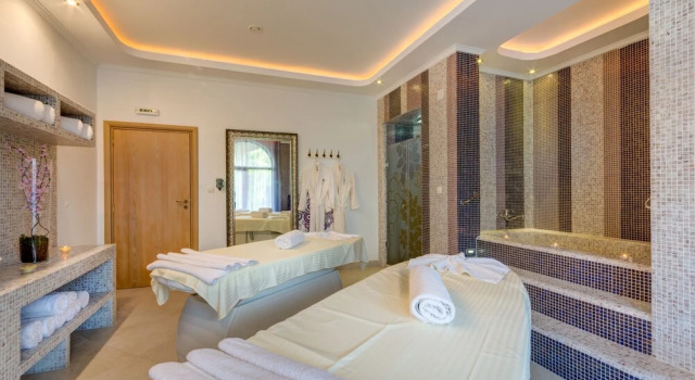 Esteban Apartcomplex, Забронировать Отель Отели области Бургас с бассейном, Бассейн