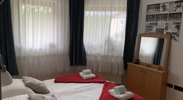 Rudi Hitis Guest House, Prenota Affittacamere Hotel a Gorenjska con parcheggio, Parcheggio