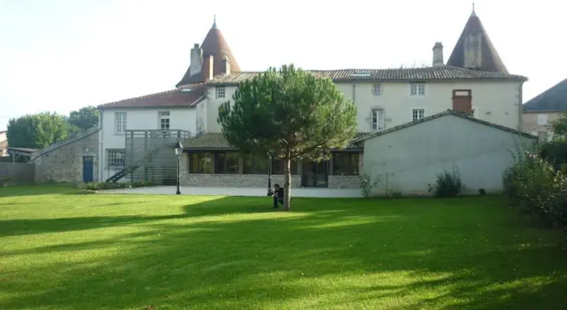Le Vieux Logis, Забронировать Гостевой дом Гостевые дома Deux-Sèvres, Гостевой дом