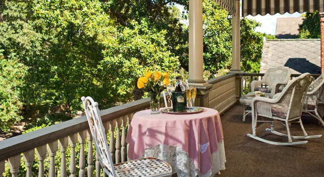 Люкс с балконом Devereaux Shields House