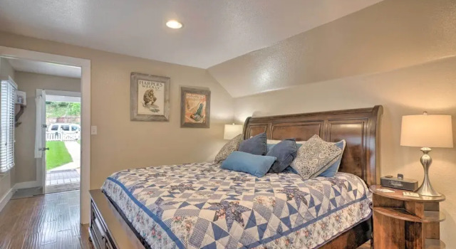 Коттедж Creekside Home w/ Patio, Walk to Manitou Incline!