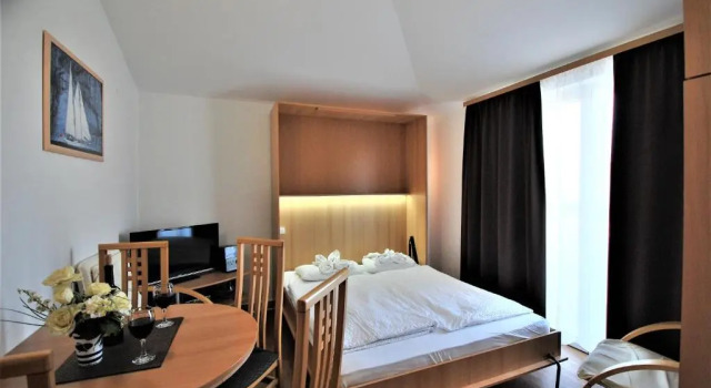 Nautica Apartments