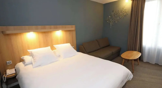 Двухместный семейный номер Privilege Mercure Abbeville Centre   Porte de La Baie de Somme