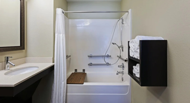 Люкс с 2 комнатами Staybridge Suites Woodland Hills by IHG