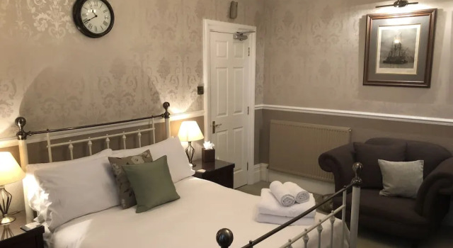 The Mayfair Guest House, Забронировать Гостевой дом Отели Саутгемптона с парковкой, рядом с Titanic Honour &amp; Glory Exhibition - Southampton, Парковка