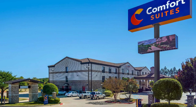 Кровать в общем номере Comfort Suites Marshall