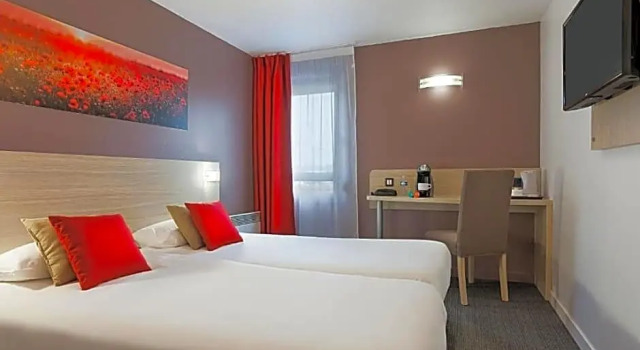 Номер Superior BRIT HOTEL Confort CAMBRAI