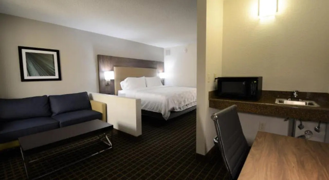 Двухместный номер Executive Holiday Inn Hazlet by IHG