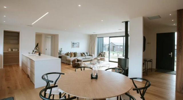 Коттедж Obelisk - Sleeps 8 - Modern & Stylish